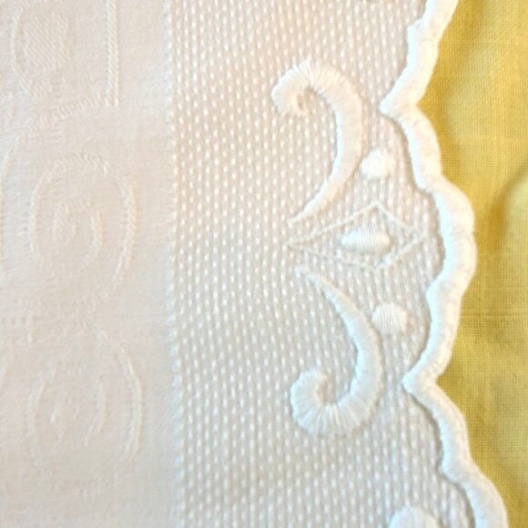 Four Beautiful Vintage Hand Embroidered Table Runners - Dresser Scarves - Picture 10 of 12